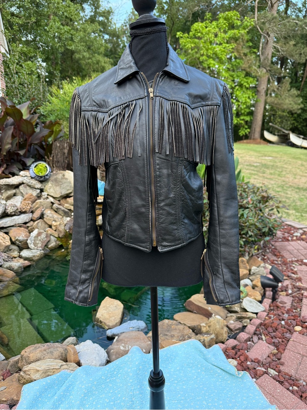 Women's Black Fringe Leather Jacket - Picture 4 of 14